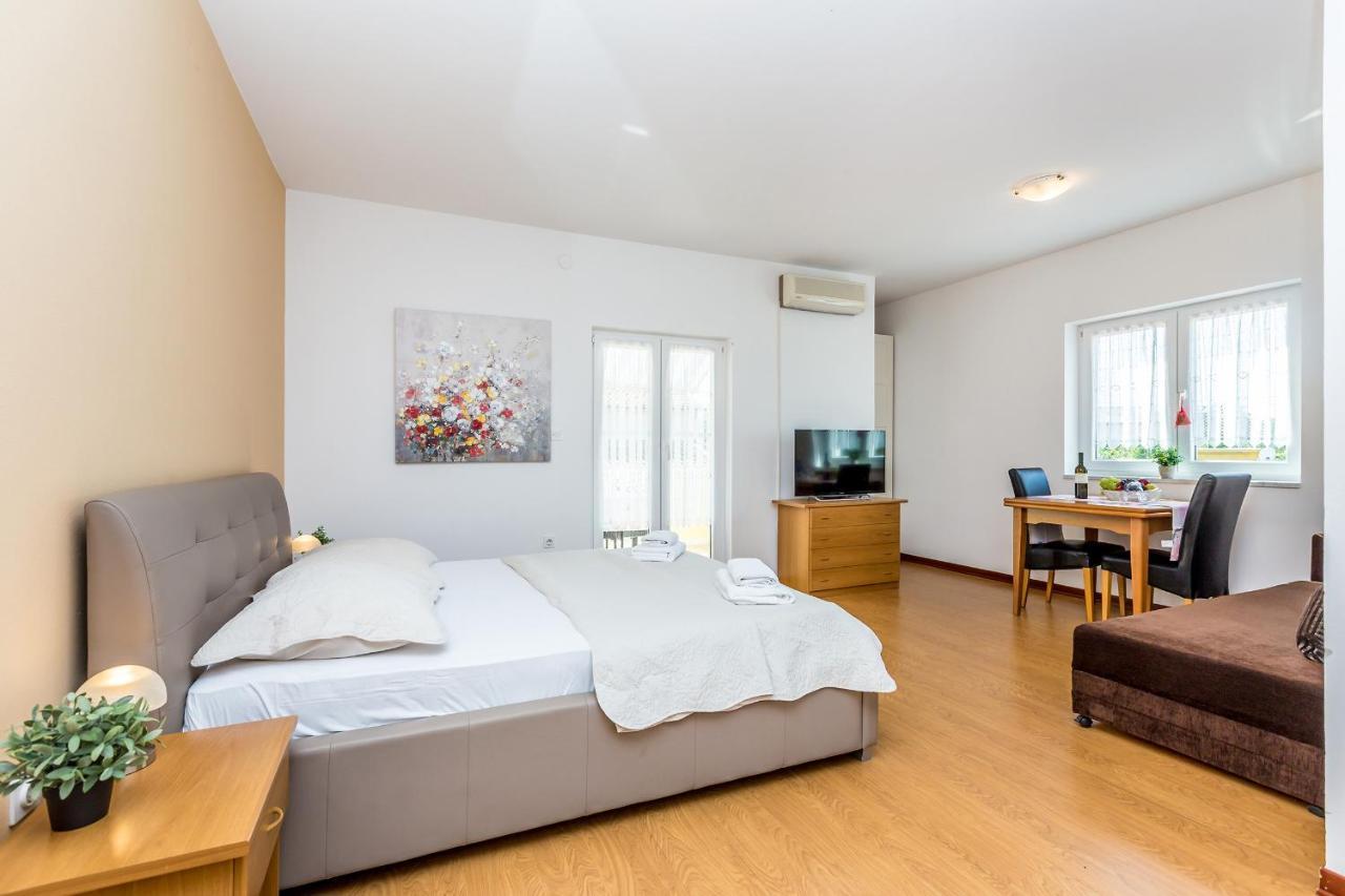 Guest House Antonella マリンスカ エクステリア 写真